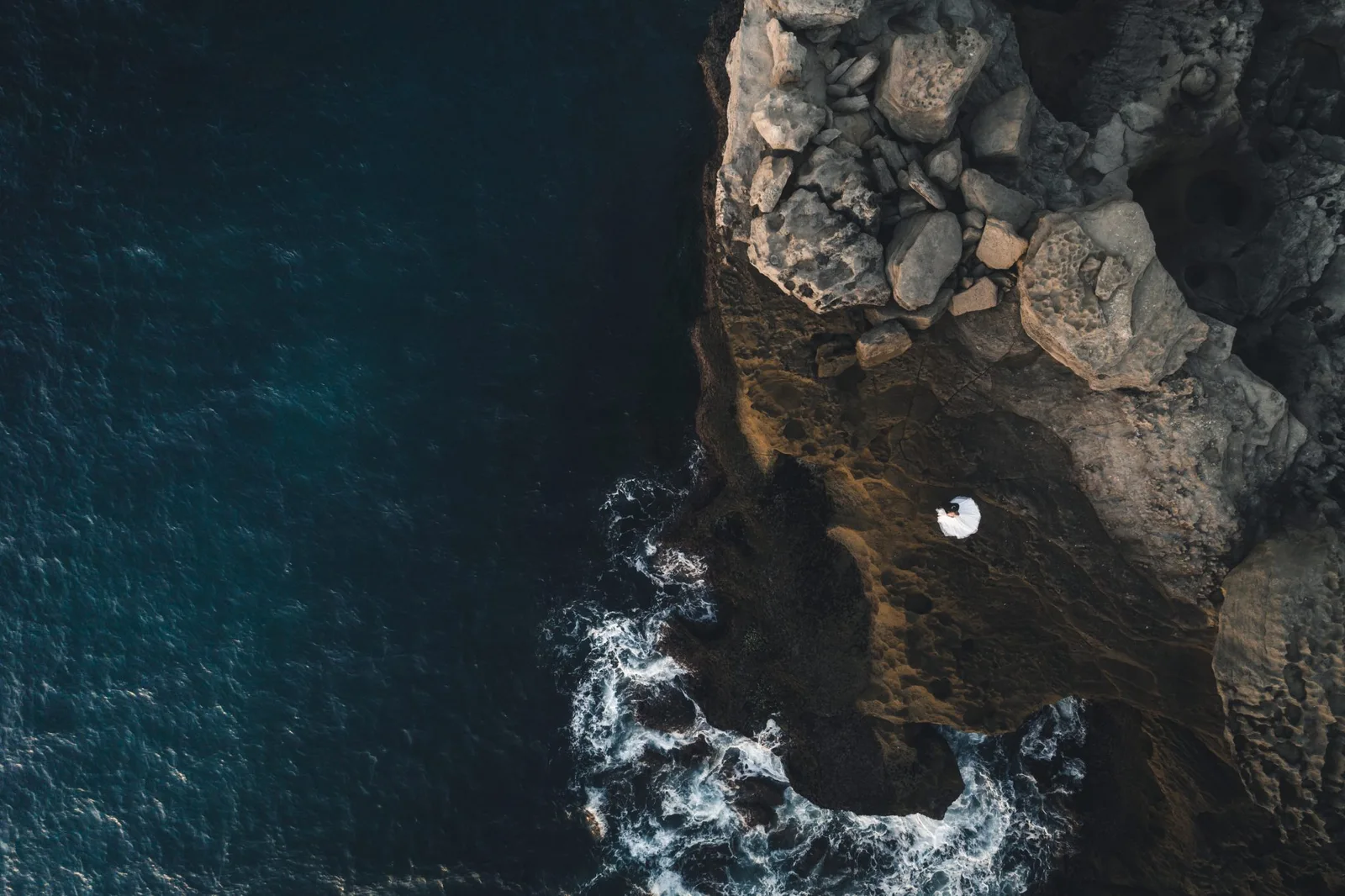 Unique Iceland Elopement. Award winning Iceland Wedding Photographer, Sharyn Hodges
