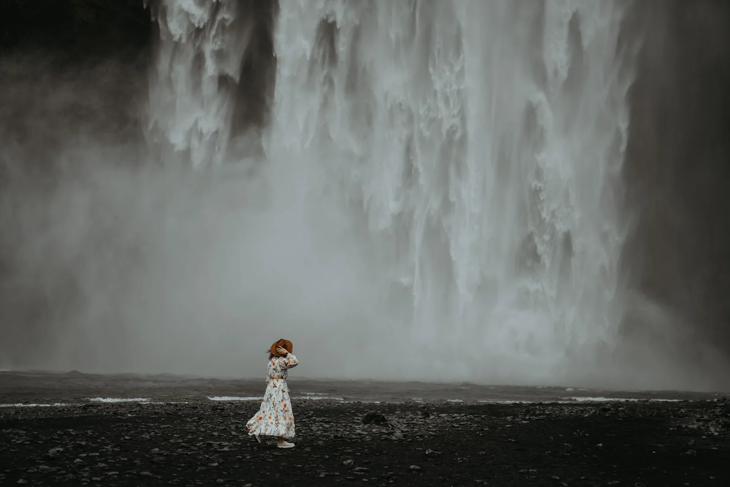 Sharyn Hodges, Icelandic Elopement & Wedding Photographer