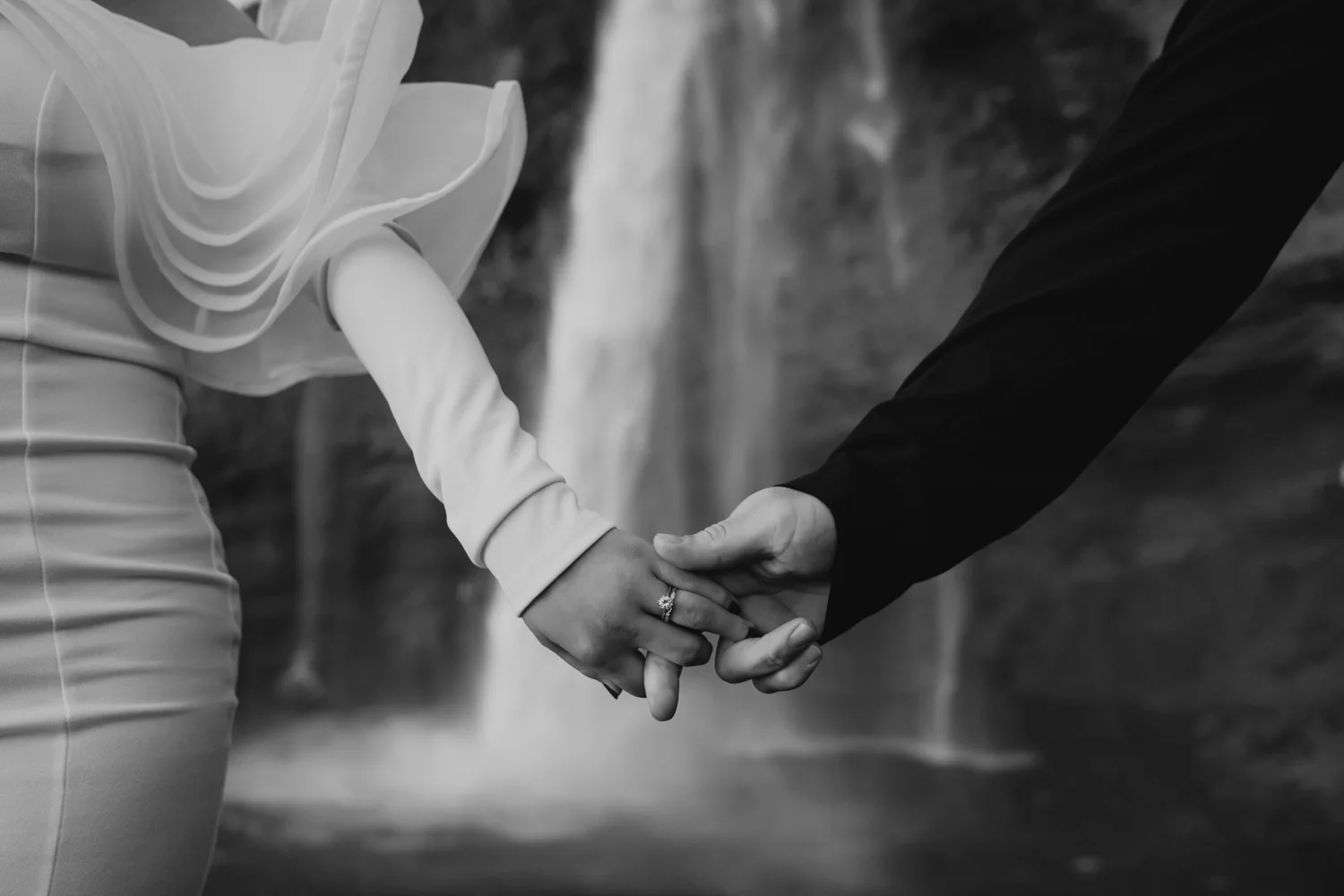 Iceland Elopement Planner, photography by Sharyn Hodges