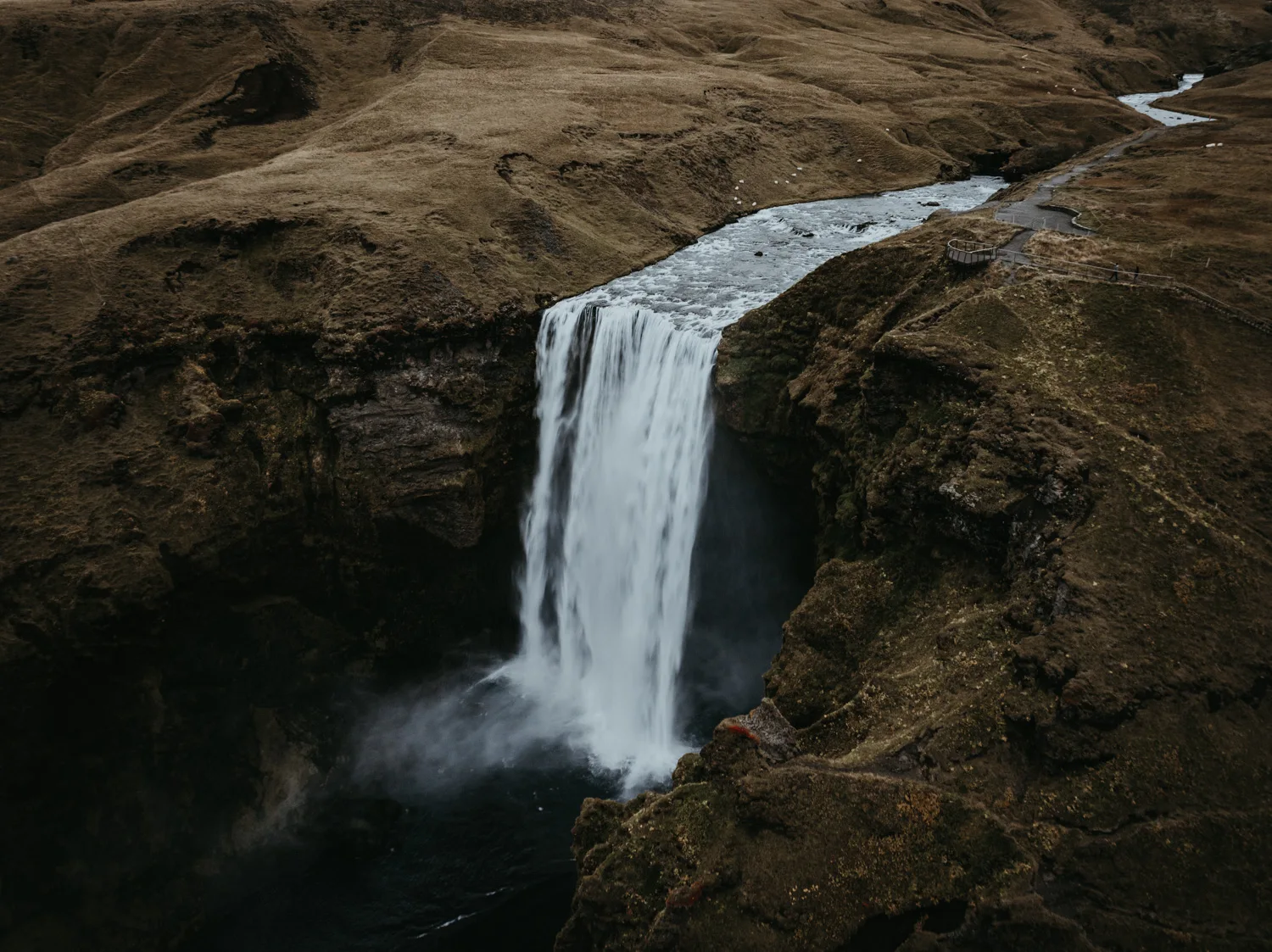 - Iceland Elopement Photographer