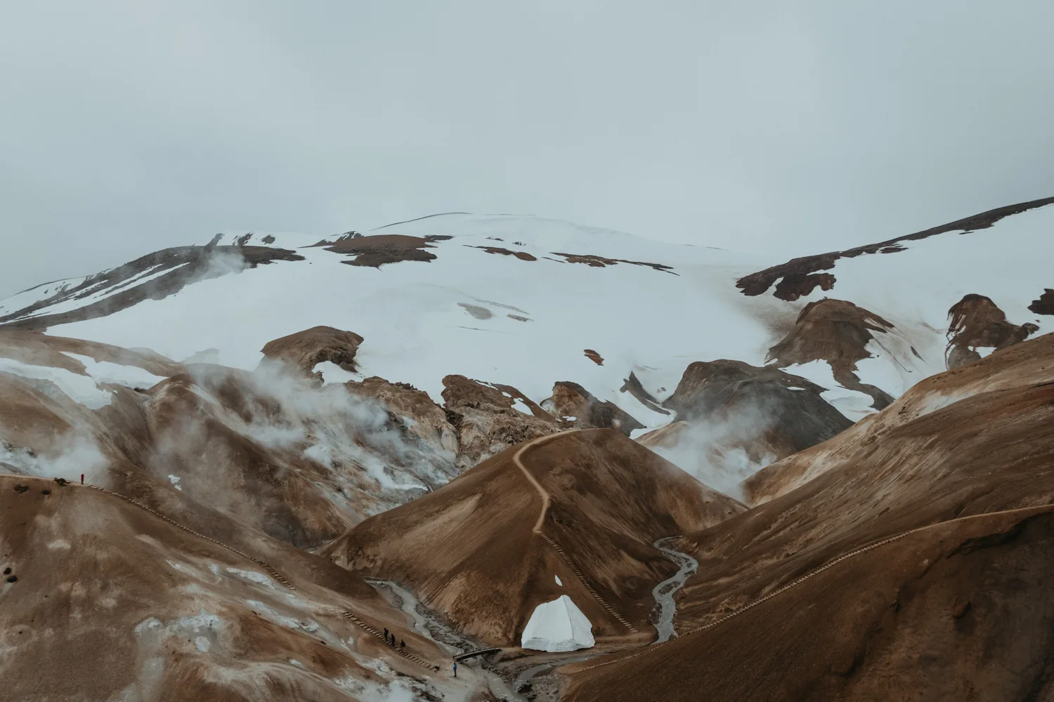 Summer elopements in Iceland photography by Sharyn Hodges