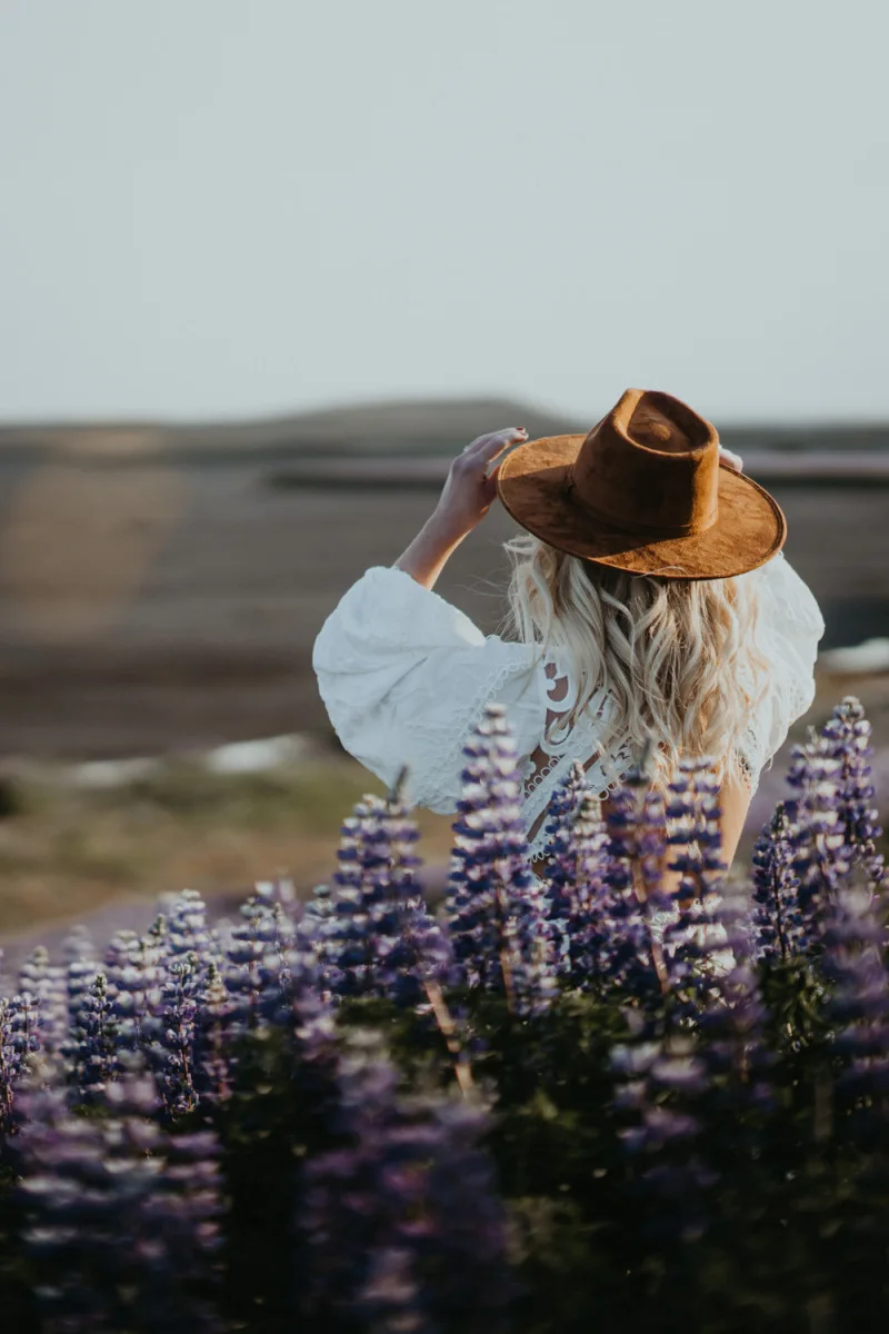 Chelsi and Josh's South Iceland vow renewal included the black sand beach, Vik and lots of waterfalls. 